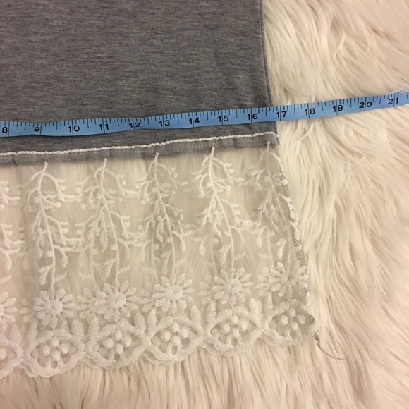 Lace detail | layering top - Picture 5 of 8